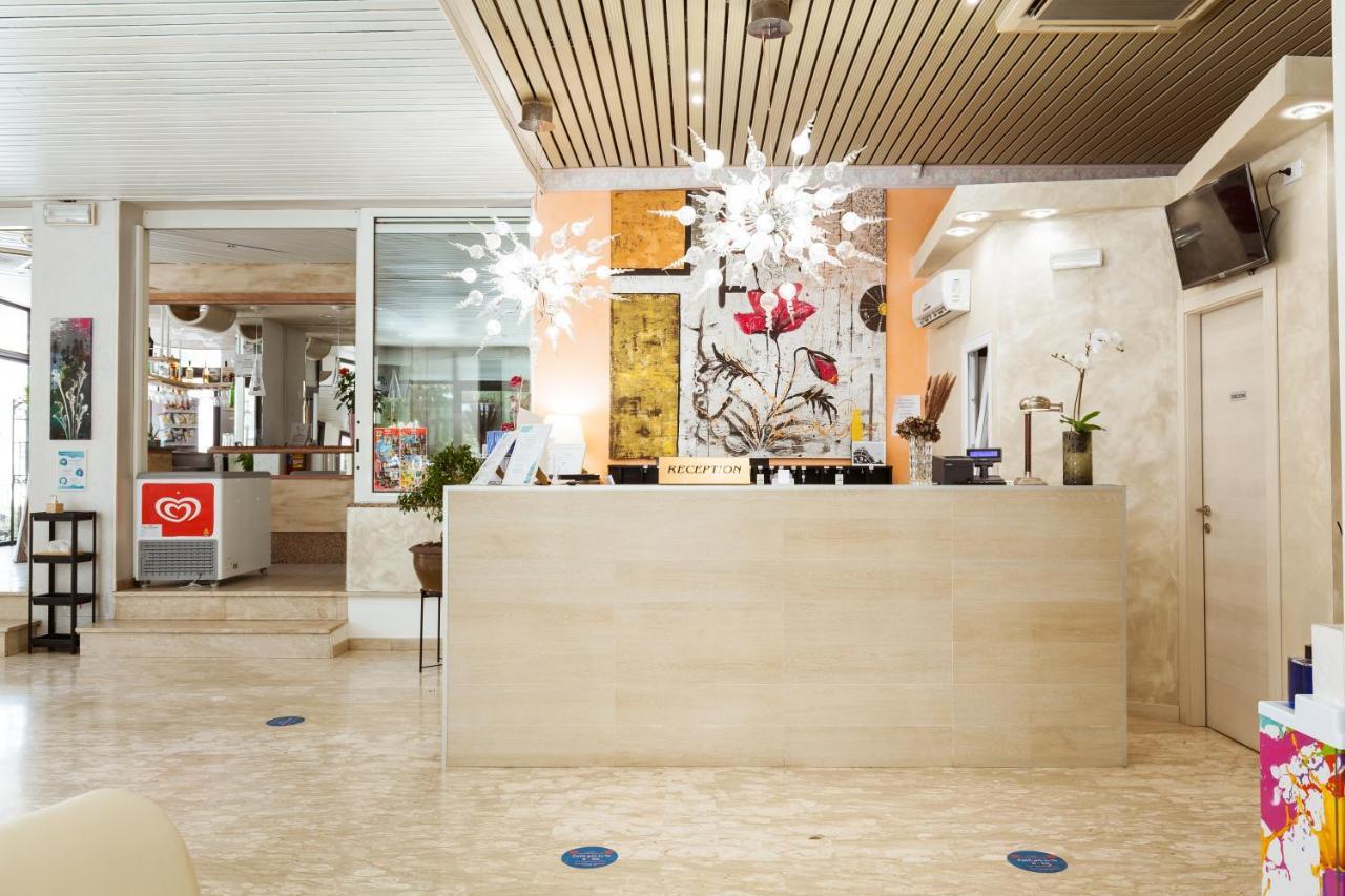 Hotel Al Nuovo Porto Bellaria-Igea Marina Exteriör bild